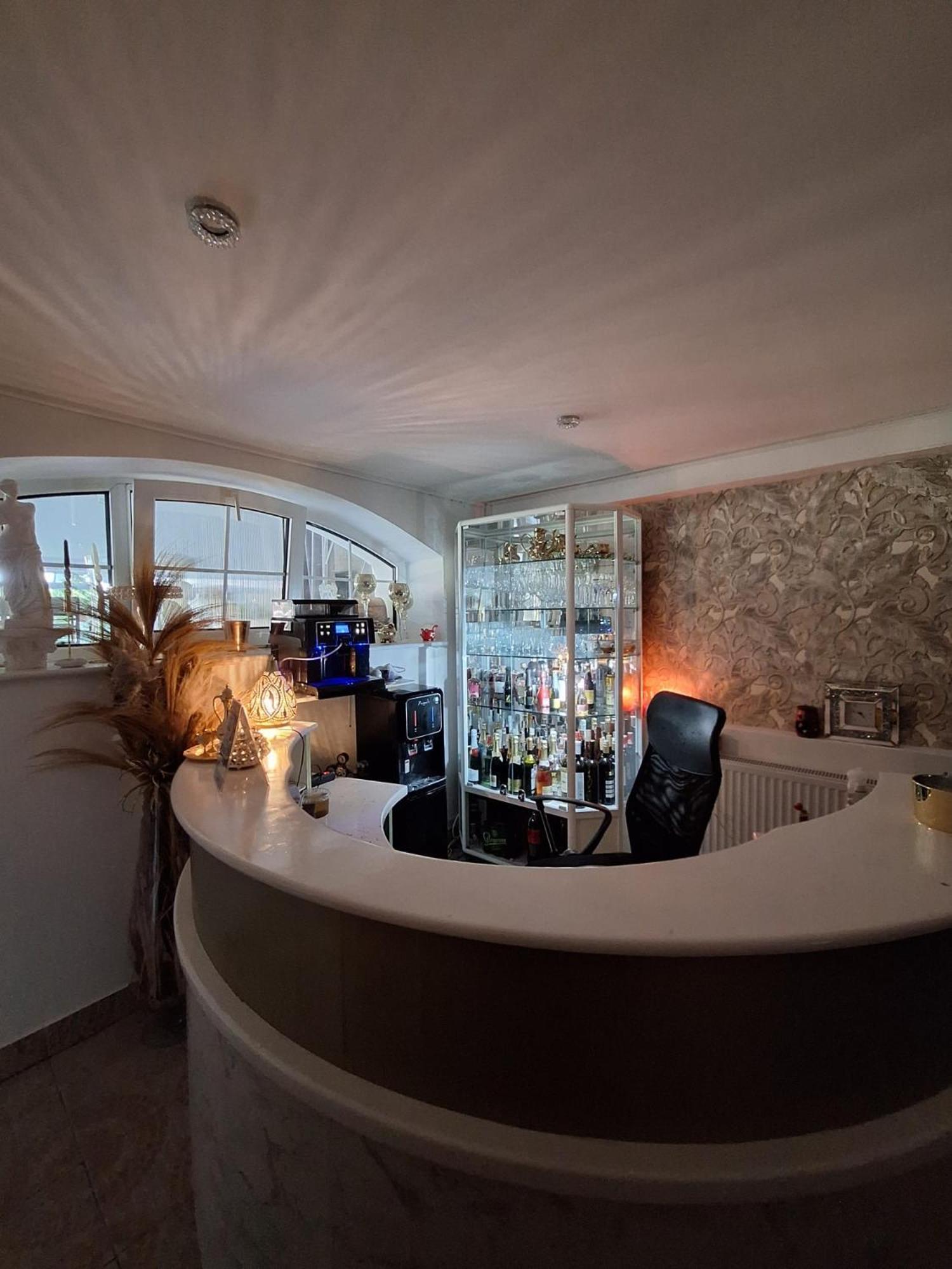 Meduza Wellness Spa S Ubytovanim Galgóc Kültér fotó